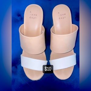 White and light brown wedges